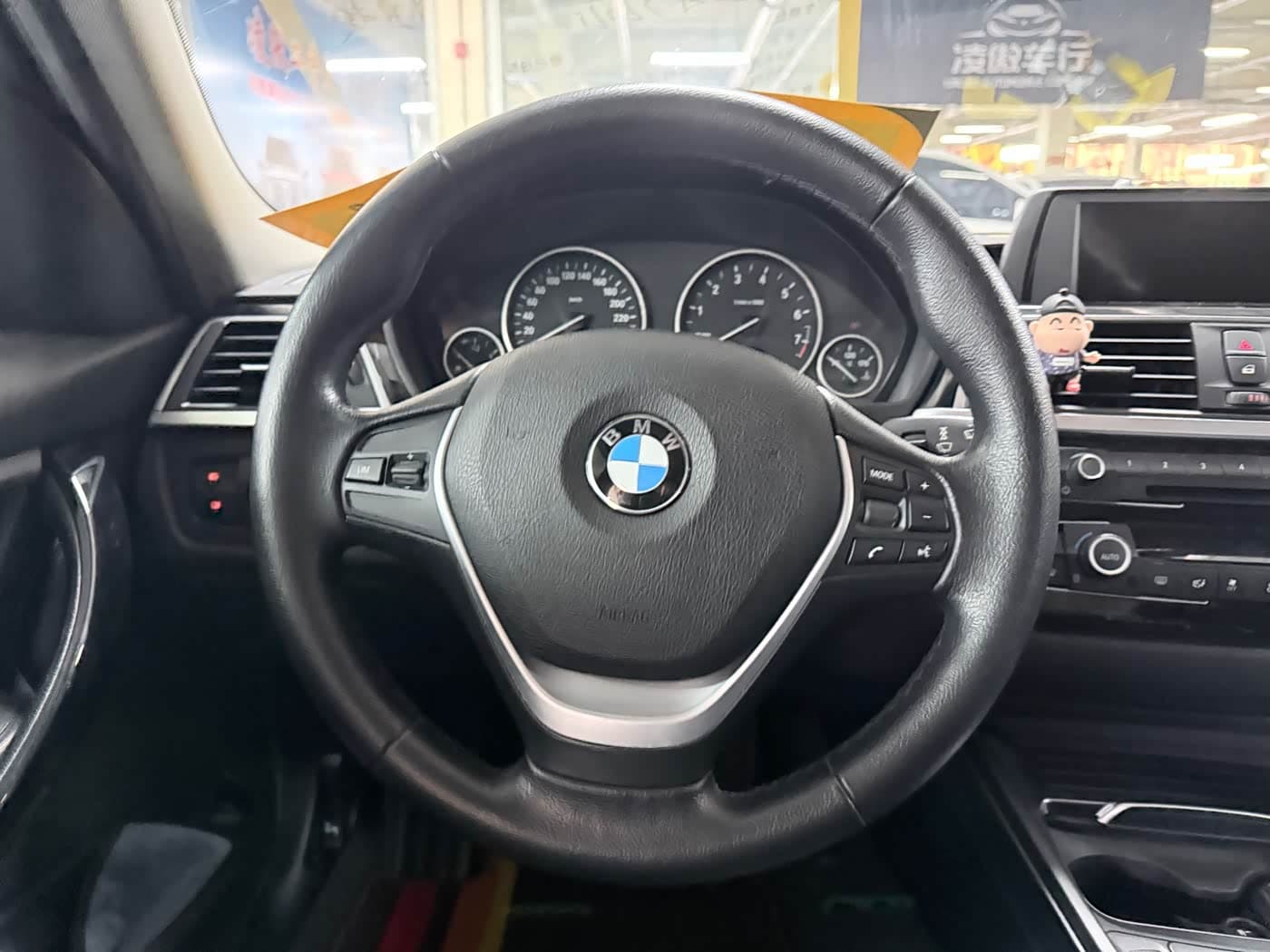 BMW 3 Series 2016 — Фото 13/20