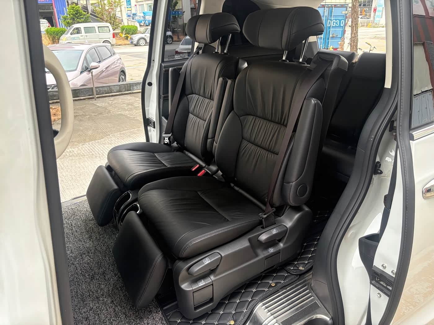 Honda Odyssey 2020 — Фото 13/20
