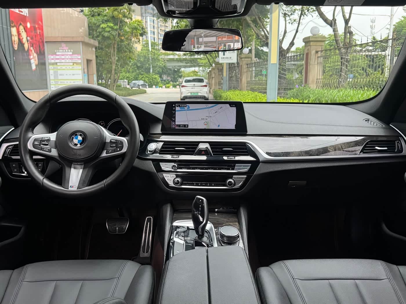 BMW 5 Series 2018 — Фото 8/14