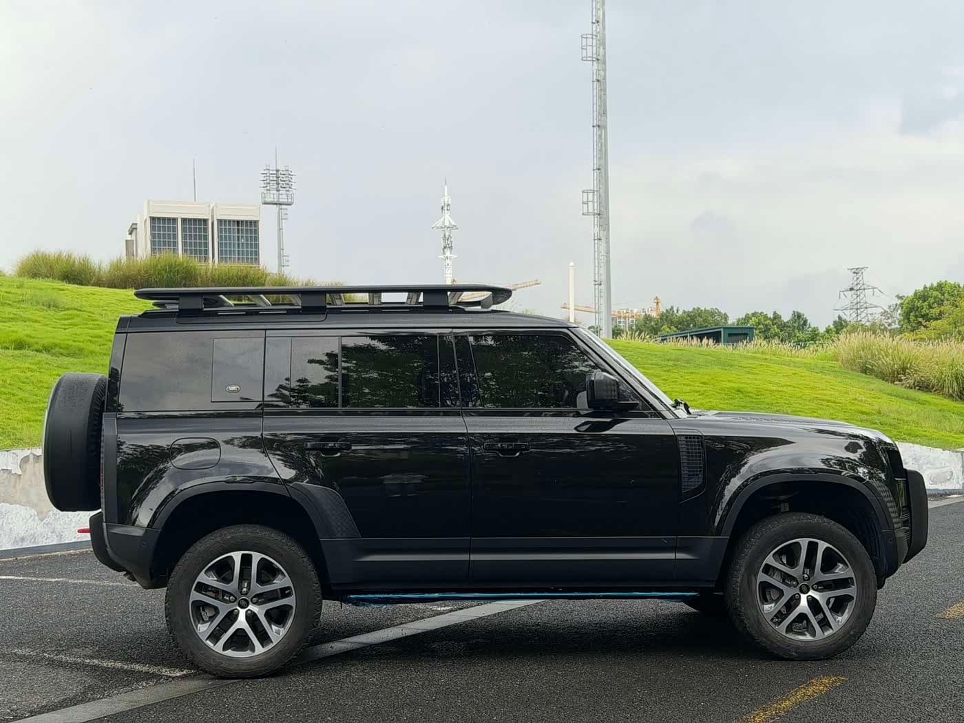Land Rover Defender 2021 — Фото 14/17