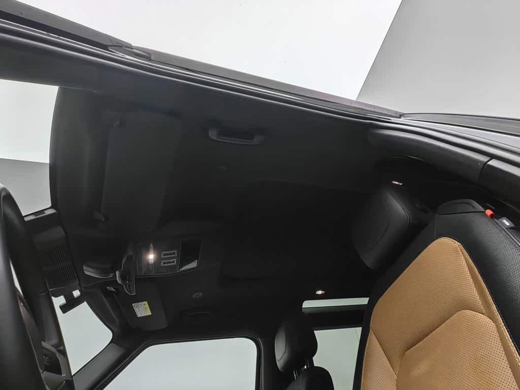 Land Rover Defender 2023 — Фото 14/20