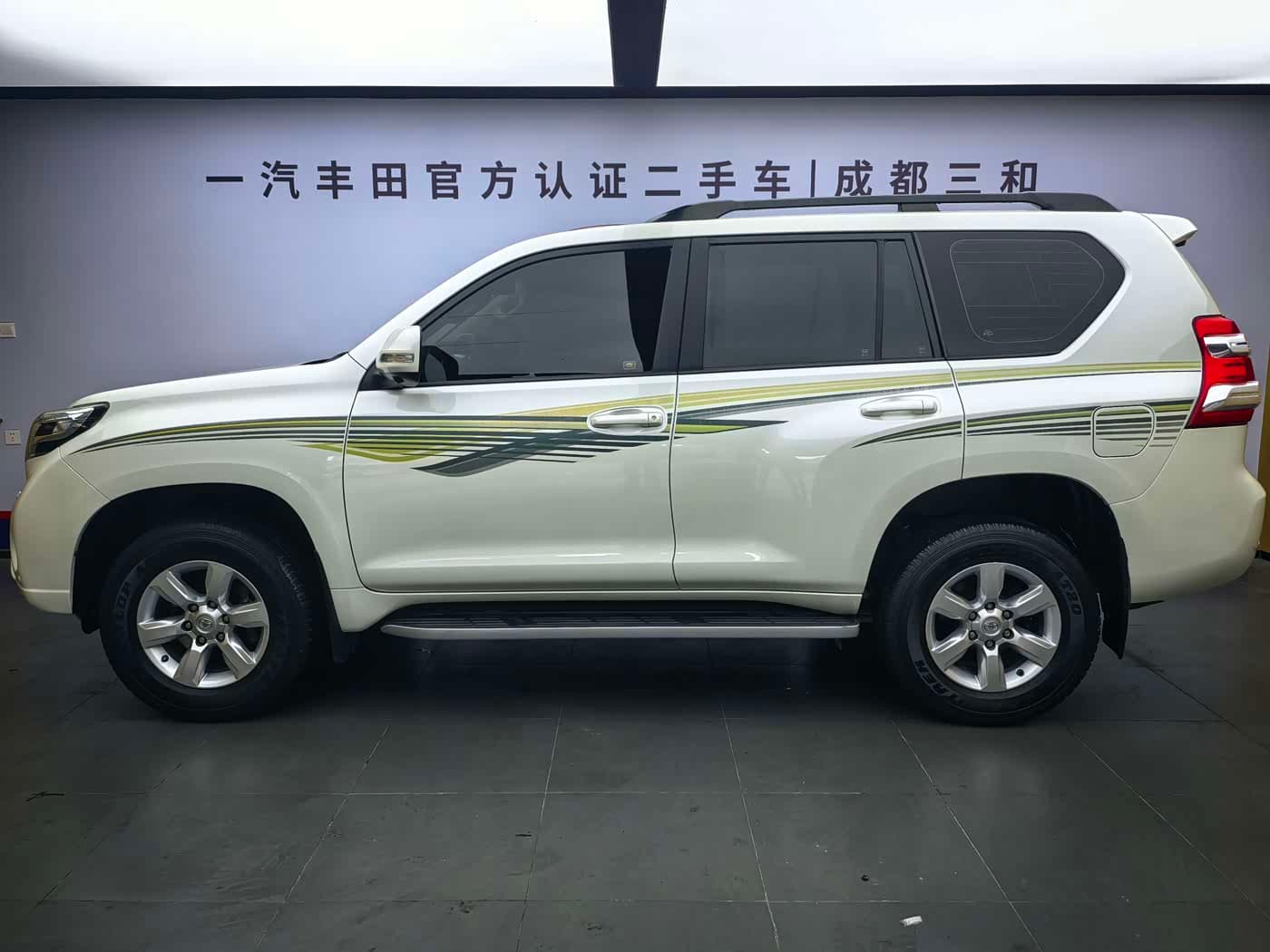 Toyota Prado 2017 — Фото 3/20