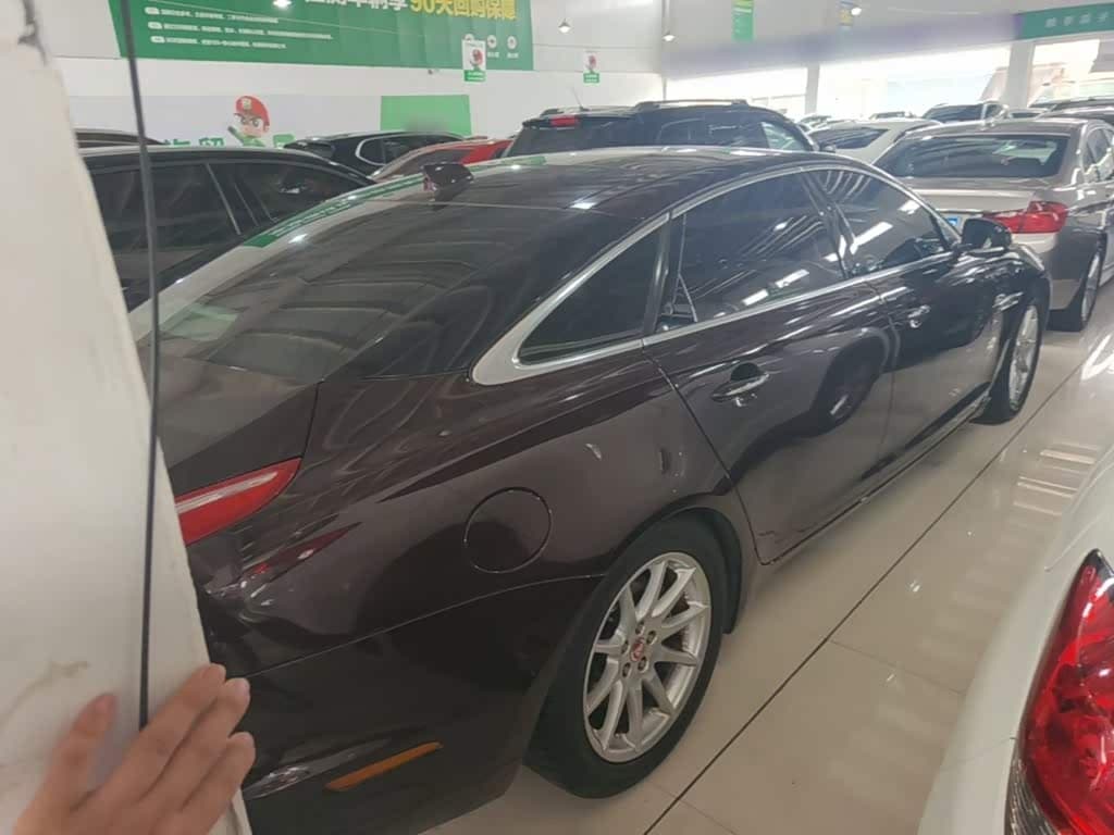 Jaguar XJ 2017 — Фото 7/20