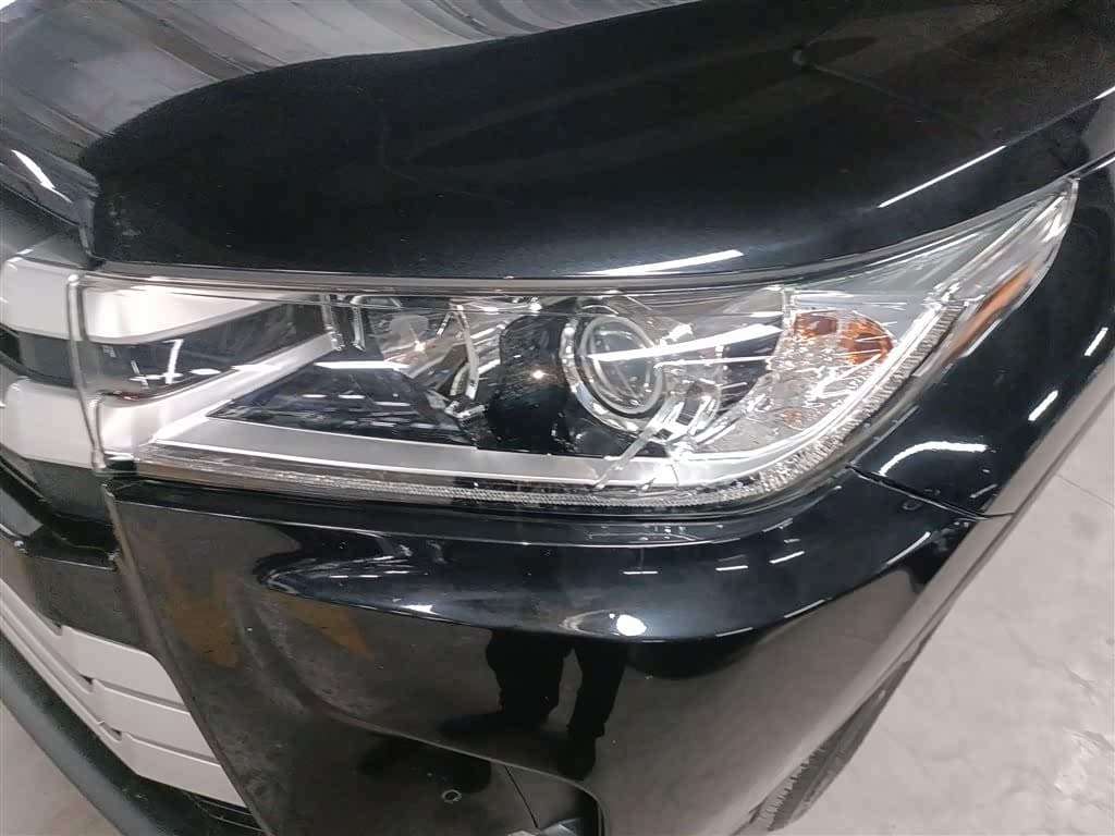 Toyota Highlander 2020 — Фото 19/20