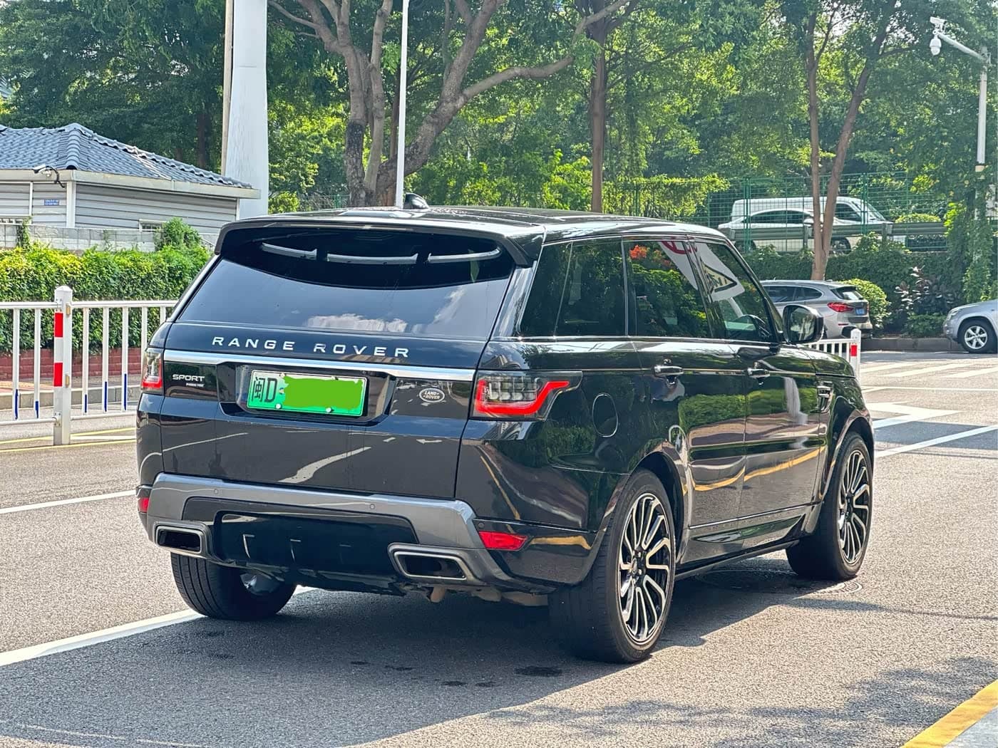 Land Rover Range Rover Sport PHEV 2019 — Фото 4/13