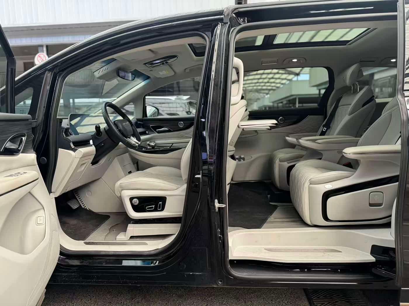 Dongfeng Fengxing Starlight V9 2024 — Фото 6/14