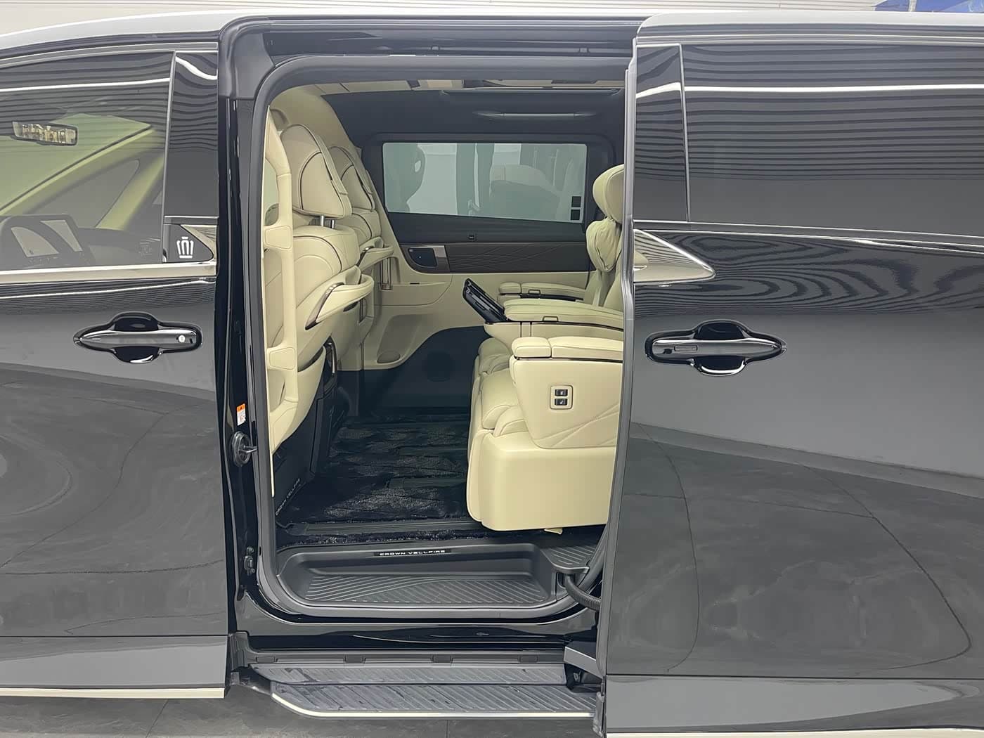 Toyota Vellfire 2025 — Фото 17/20