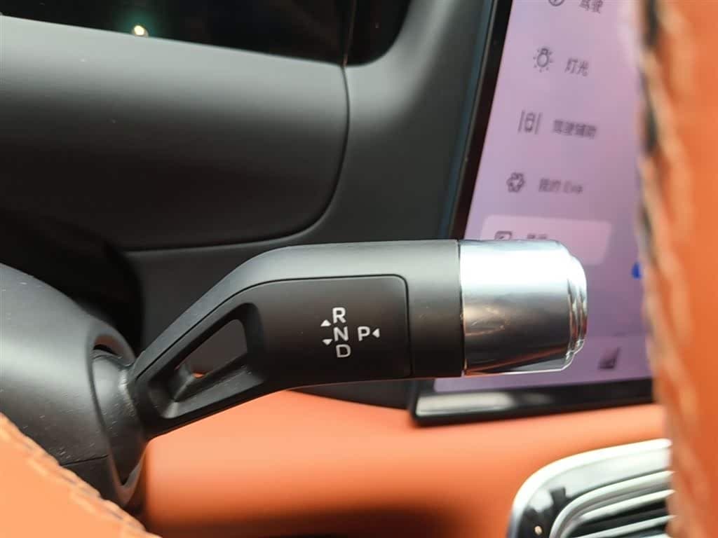 Geely Galaxy Galaxy M9 2025 — Фото 14/20