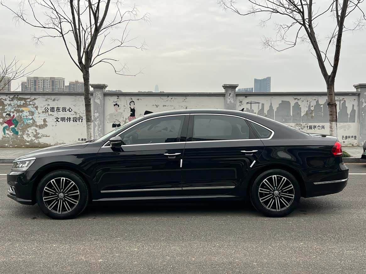 Volkswagen Passat 2018 — Фото 17/19