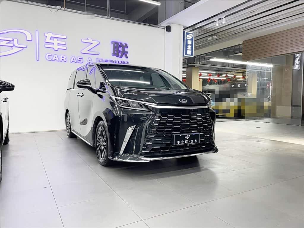 Lexus LM 2024 — Фото 1/16