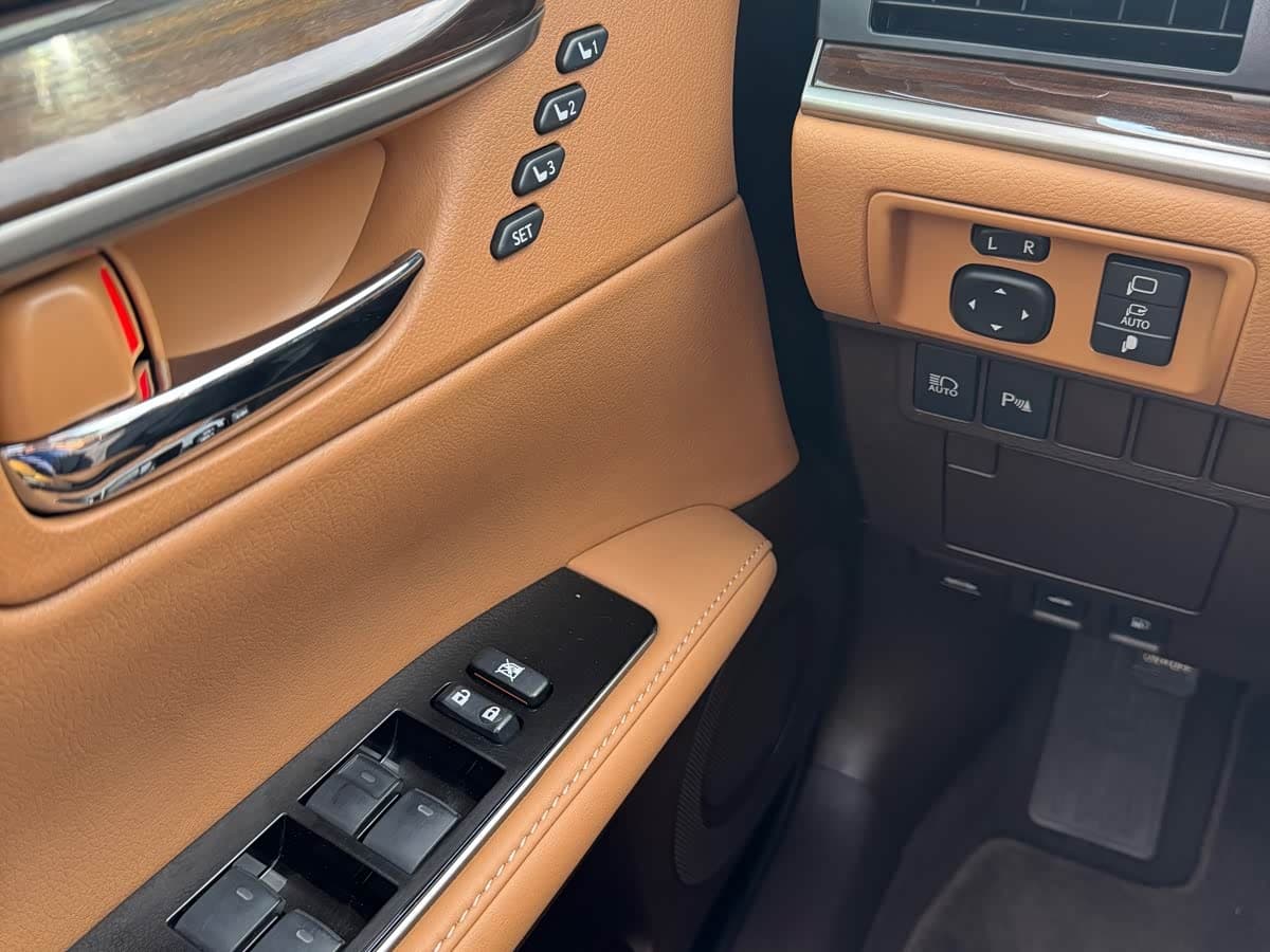 Lexus ES 2016 — Фото 12/15