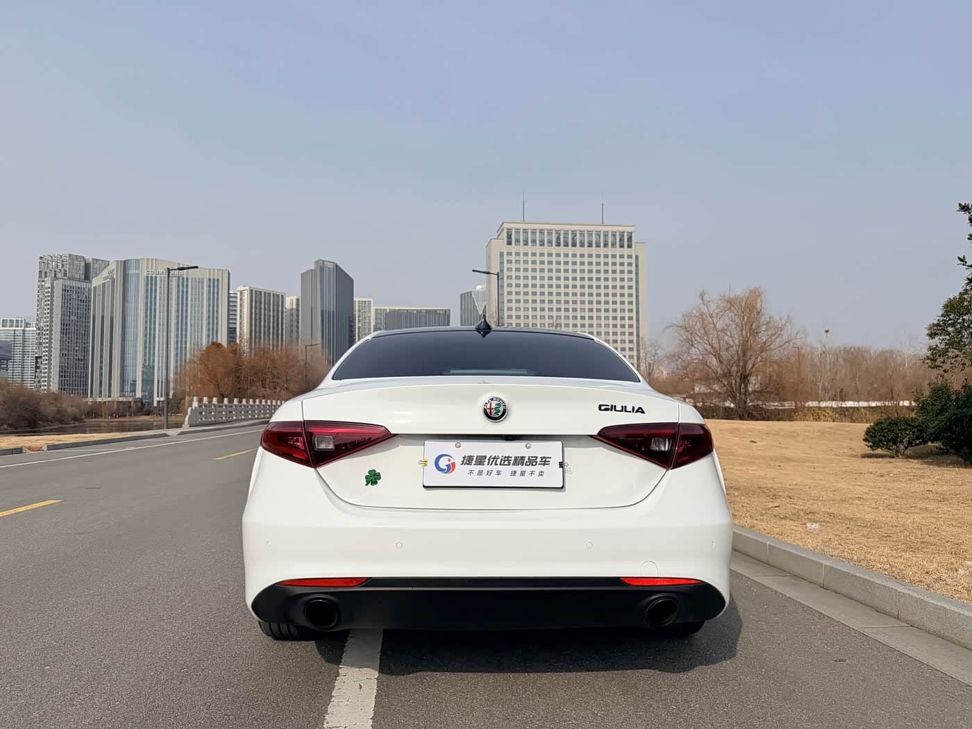 Alfa Romeo Giulia 2018 — Фото 8/20