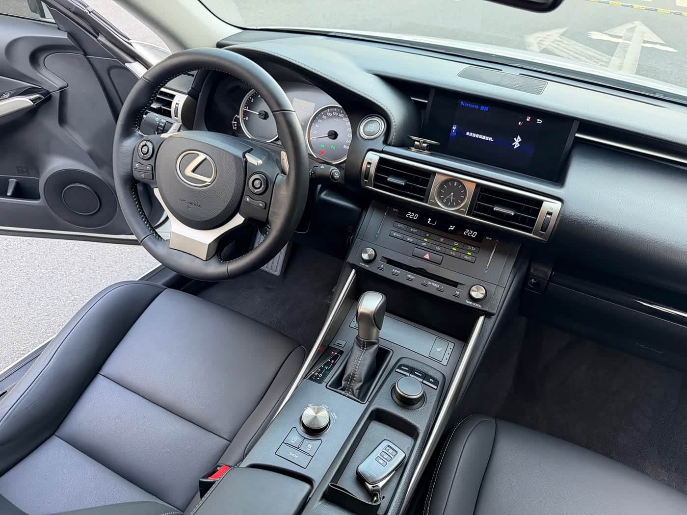 Lexus IS 2015 — Фото 17/18