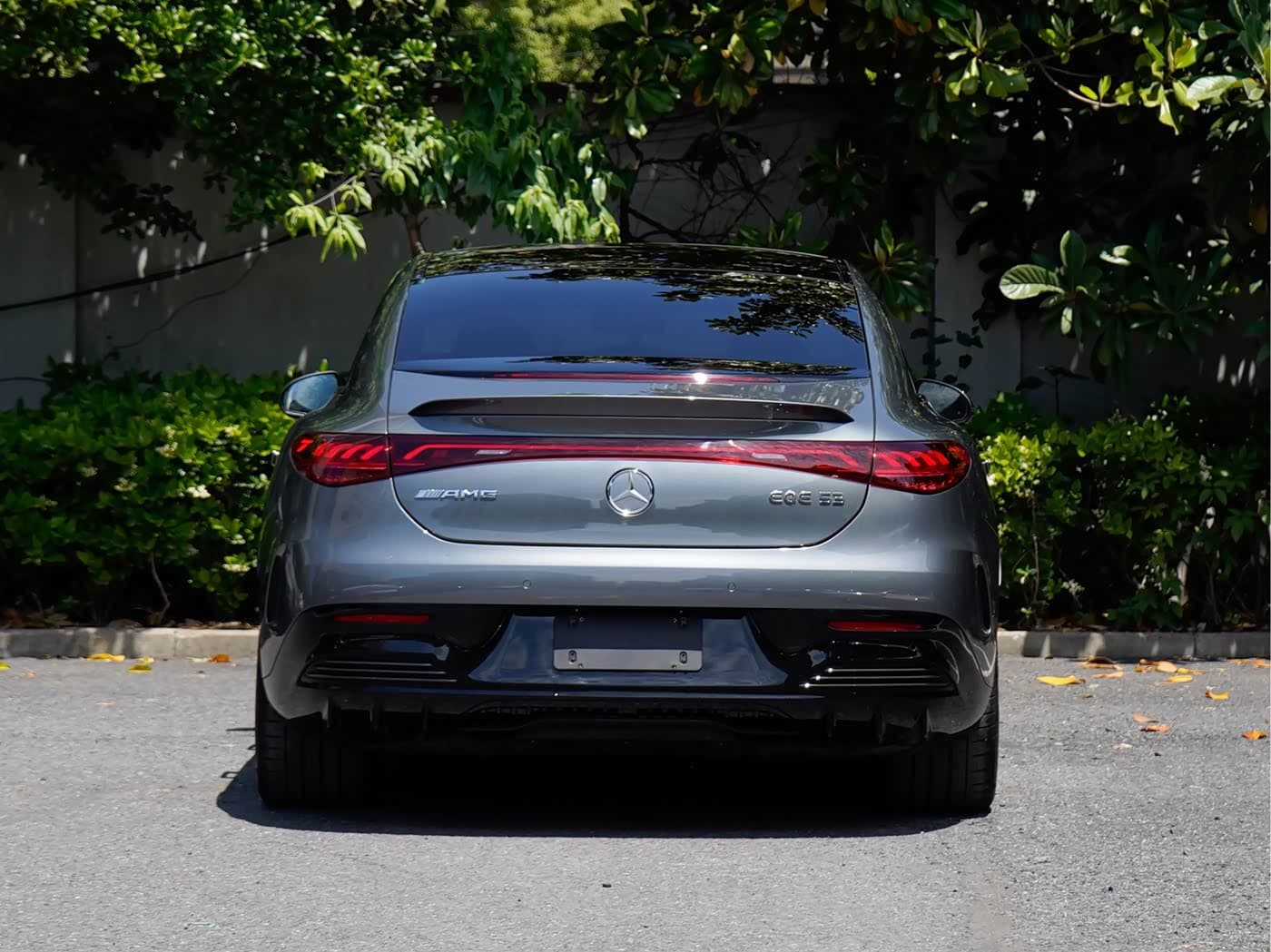 Mercedes-Benz EQE AMG 2025 — Фото 4/9