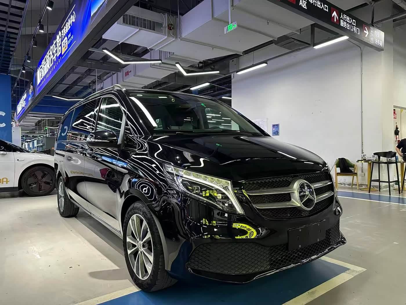Mercedes-Benz V-Class 2021 — Фото 3/17