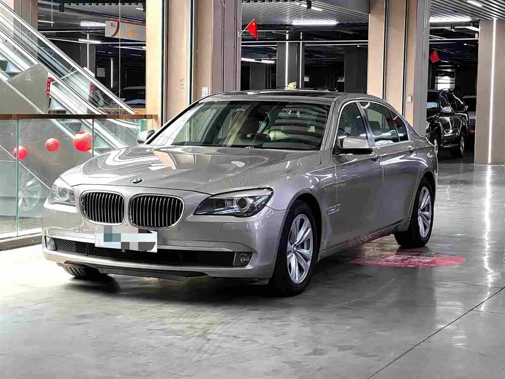 BMW 7 Series 2012 — Фото 1/9