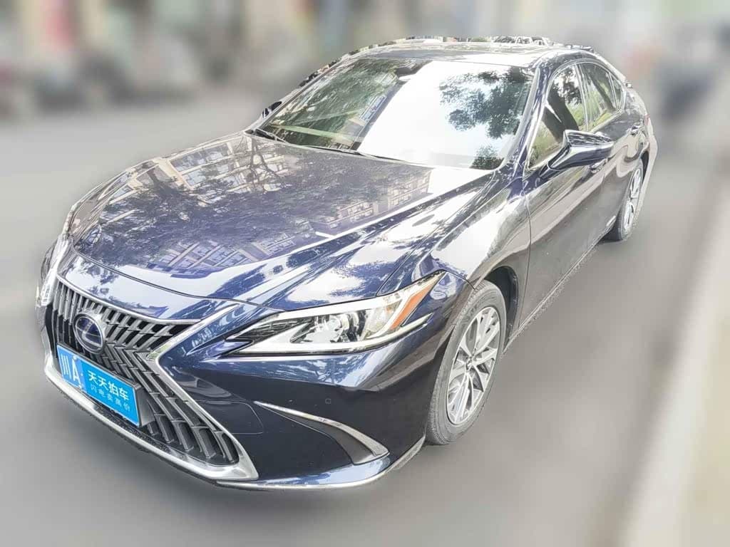 Lexus ES 2022 — Фото 1/12