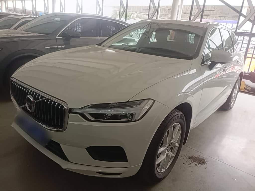 Volvo XC60 2019 — Фото 1/20