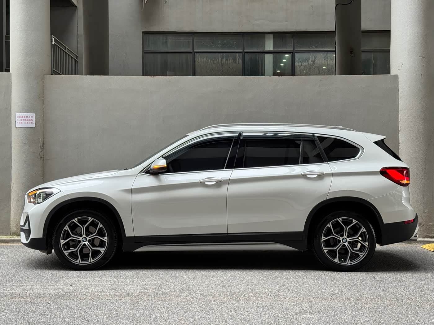 BMW X1 2023 — Фото 3/20