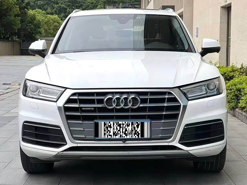 Audi Q5L 2021 — Фото 2/9