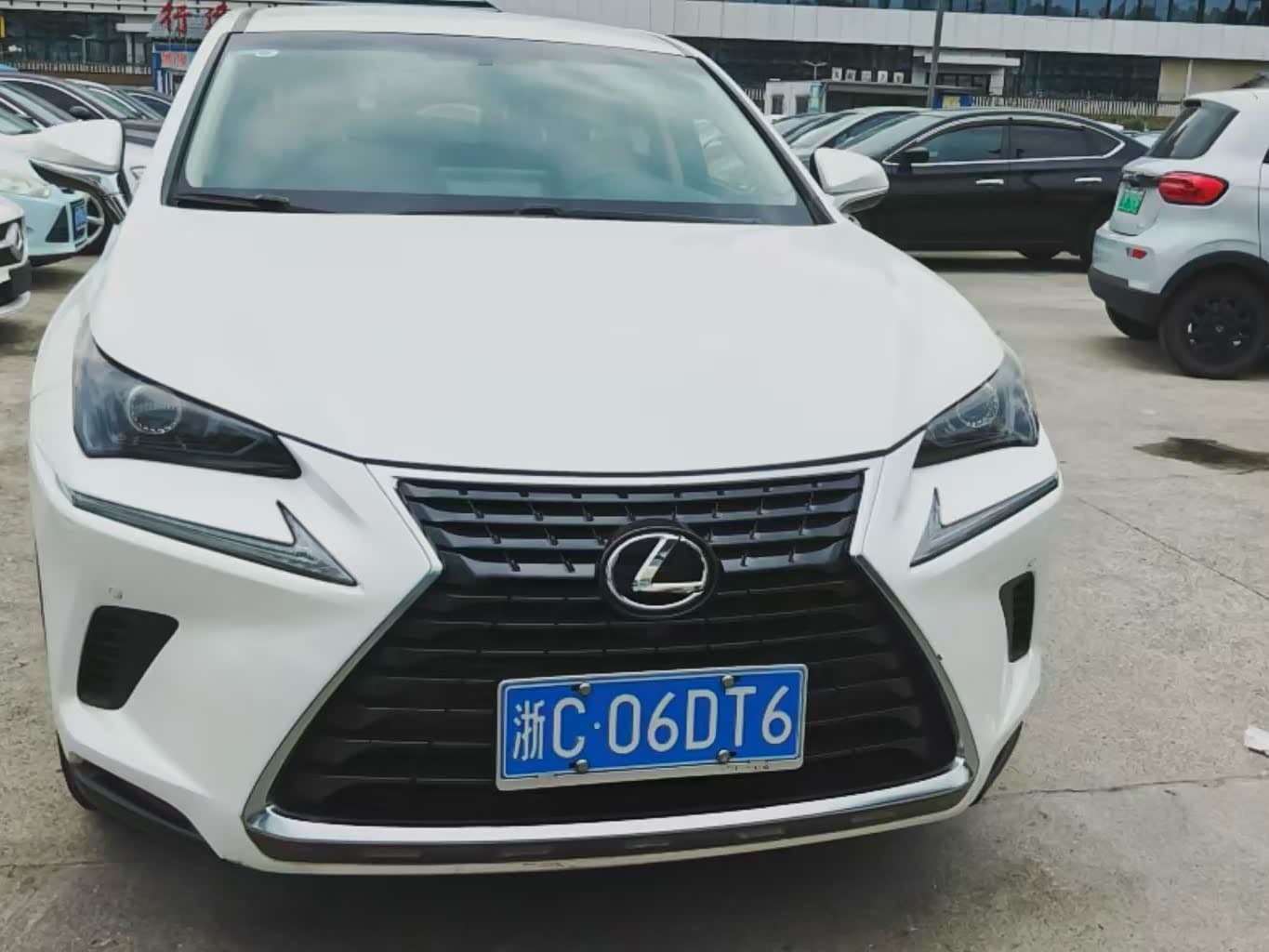 Lexus NX 2017 — Фото 1/5