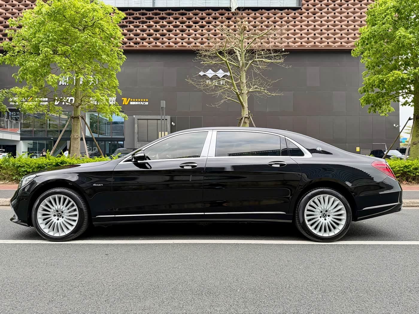 Mercedes-Benz Maybach S-Class 2018 — Фото 8/20