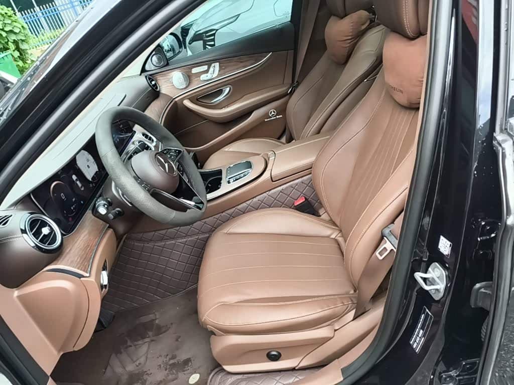 Mercedes-Benz E-Class 2022 — Фото 15/20