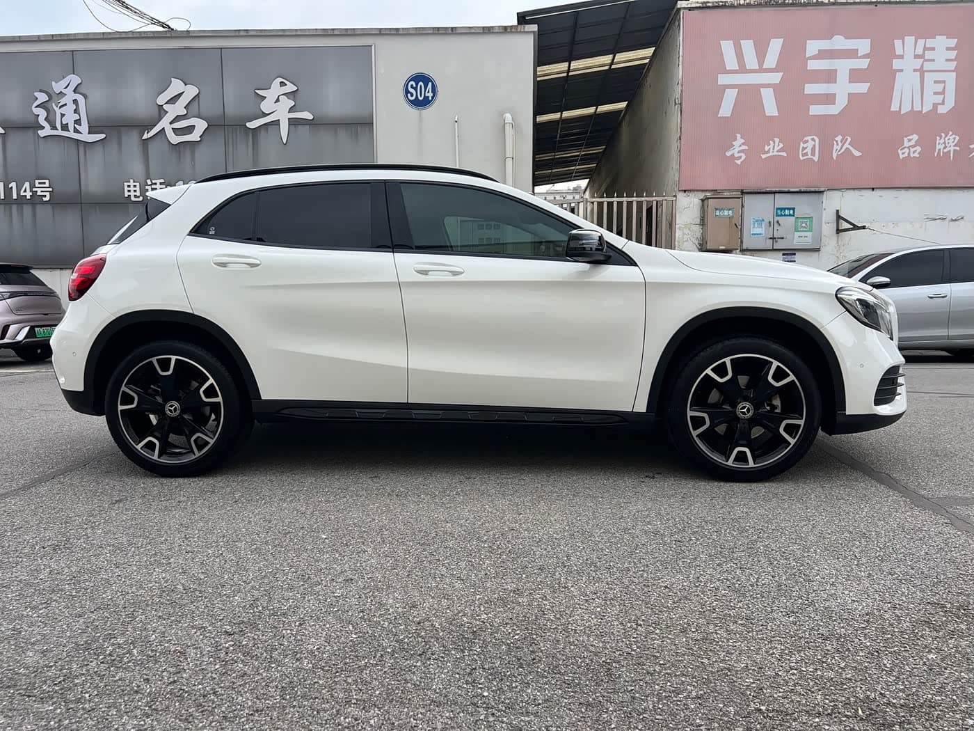 Mercedes-Benz GLA 2019 — Фото 8/20