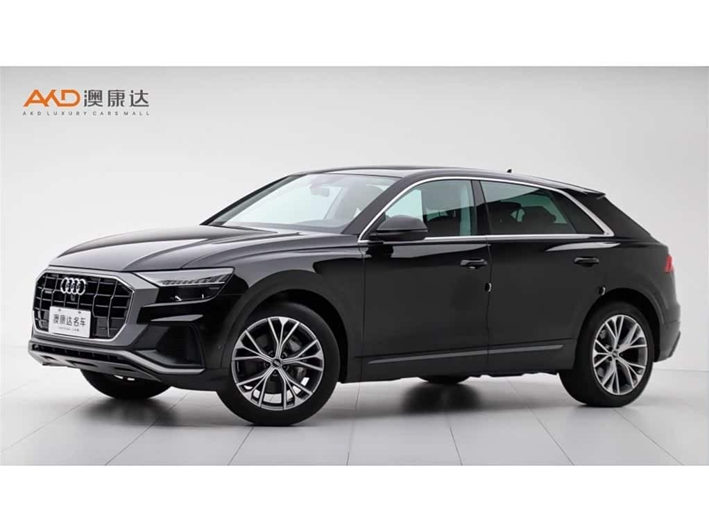 Audi Q8 2022 — Фото 1/10