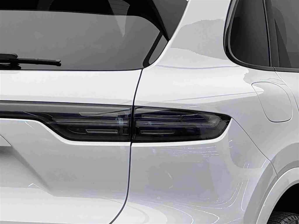 Porsche Cayenne New Energy 2023 — Фото 16/16