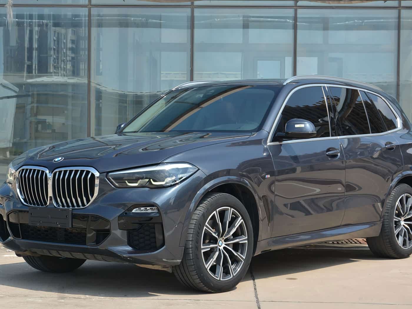 BMW X5 2020 — Фото 1/16