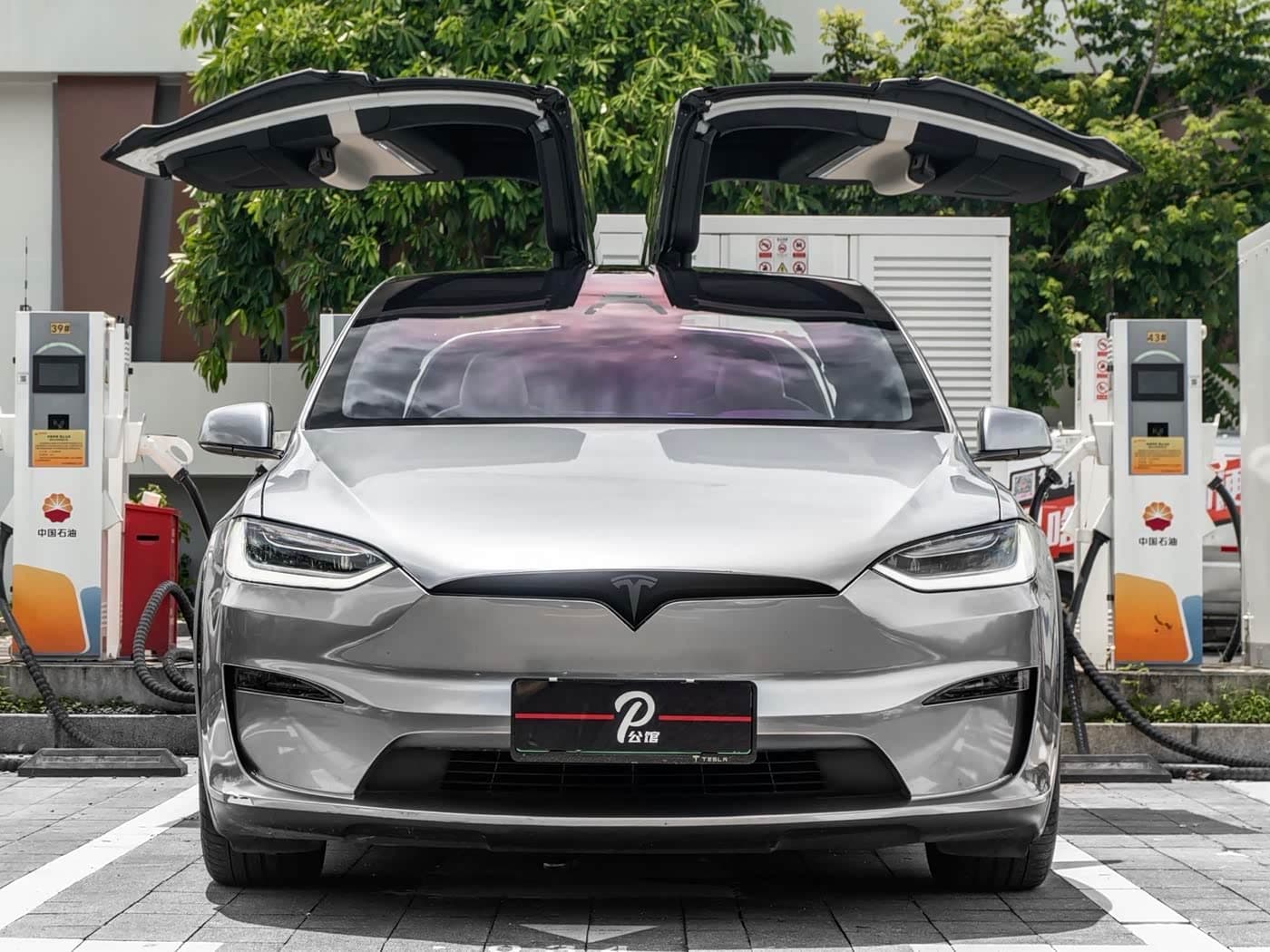 Tesla Model X 2023 — Фото 2/19