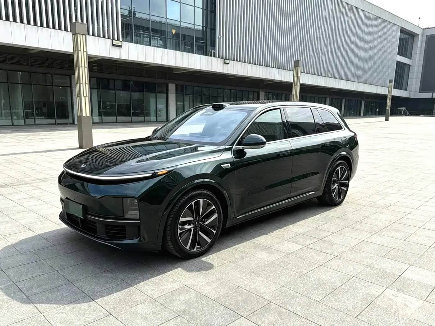 Li Auto Li Xiang L9 2024 — Фото 1/9