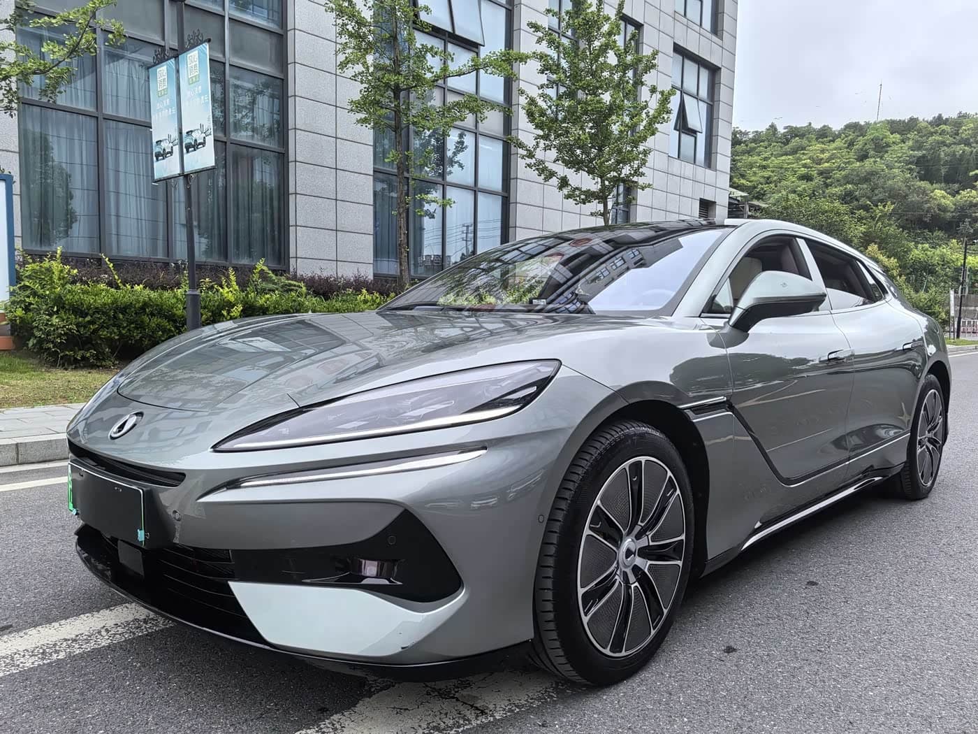 Denza Z9GT 2025 — Фото 1/10