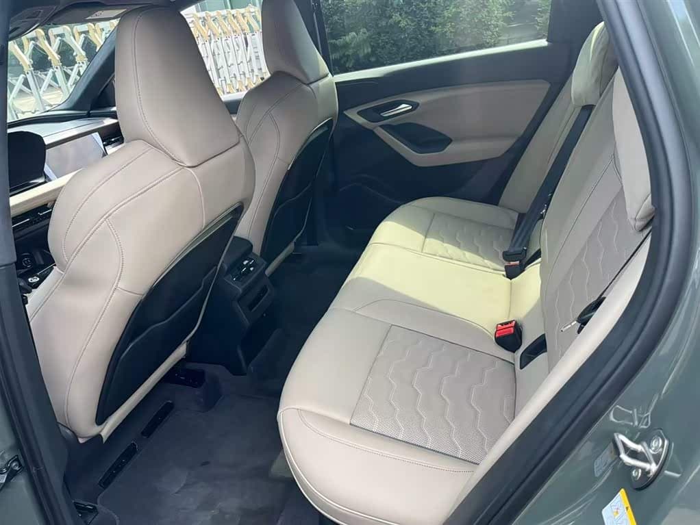 Audi Q6L e-tron 2025 — Фото 15/15