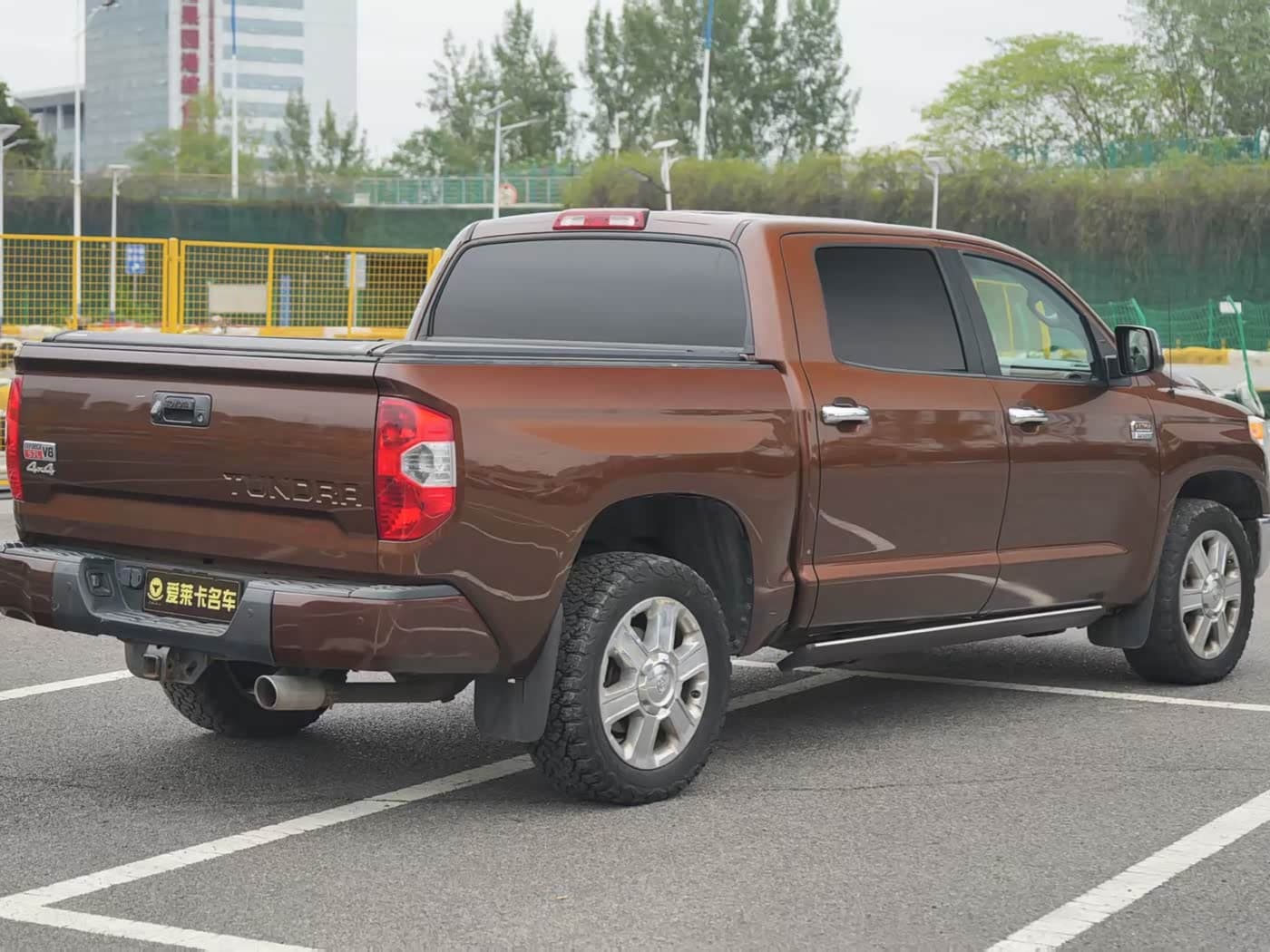 Toyota Tundra 2015 — Фото 4/17