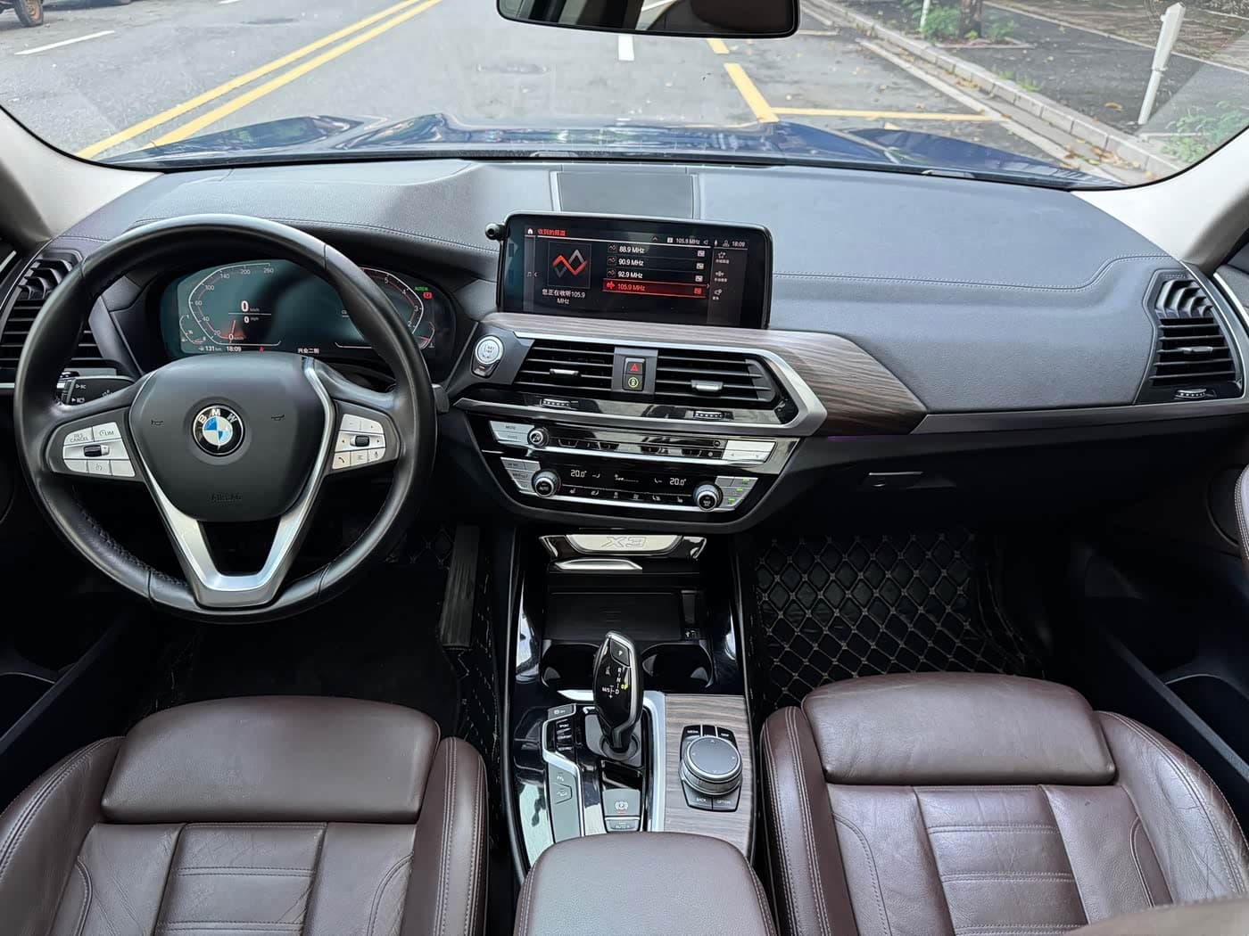 BMW X3 2019 — Фото 8/11