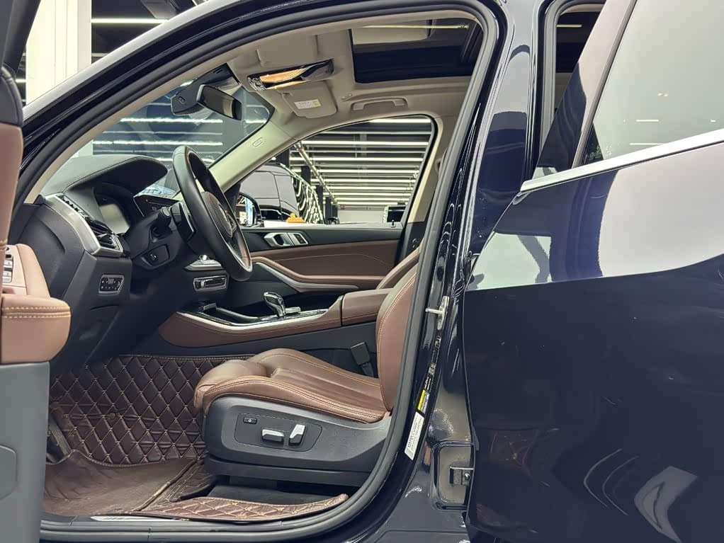 BMW X5 New Energy 2021 — Фото 8/19