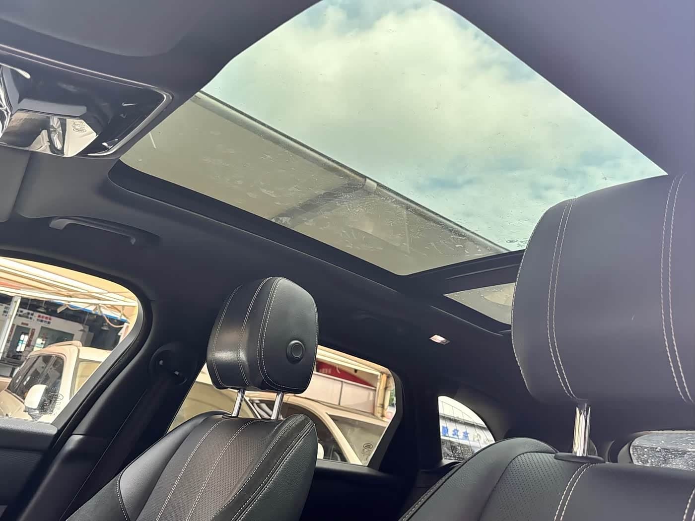 Land Rover Range Rover Velar 2019 — Фото 15/17