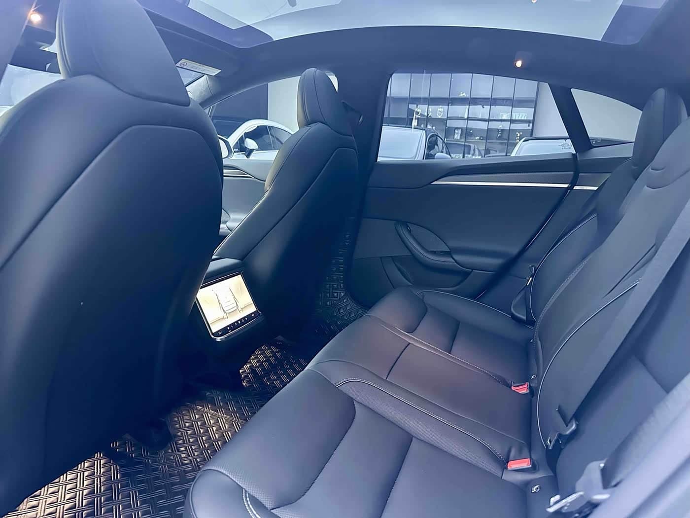 Tesla Model S 2023 — Фото 12/13
