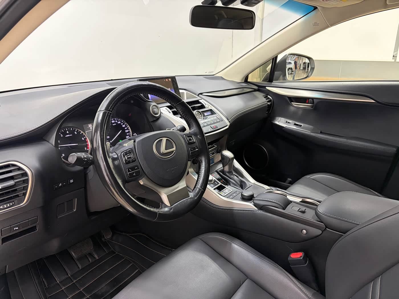 Lexus NX 2015 — Фото 4/9