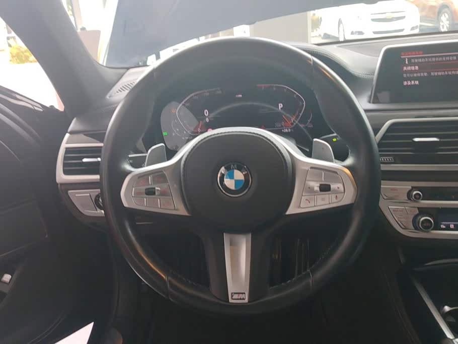 BMW 7 Series 2020 — Фото 15/16