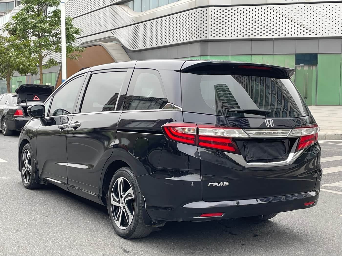 Honda Odyssey 2017 — Фото 14/15