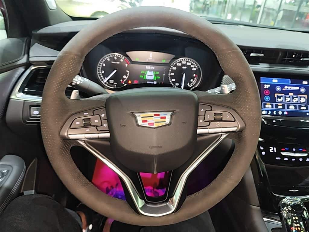 Cadillac XT6 2024 — Фото 11/20