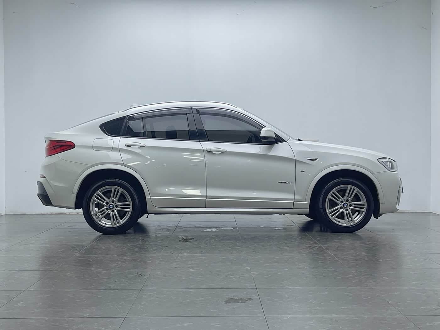 BMW X4 2018 — Фото 9/20
