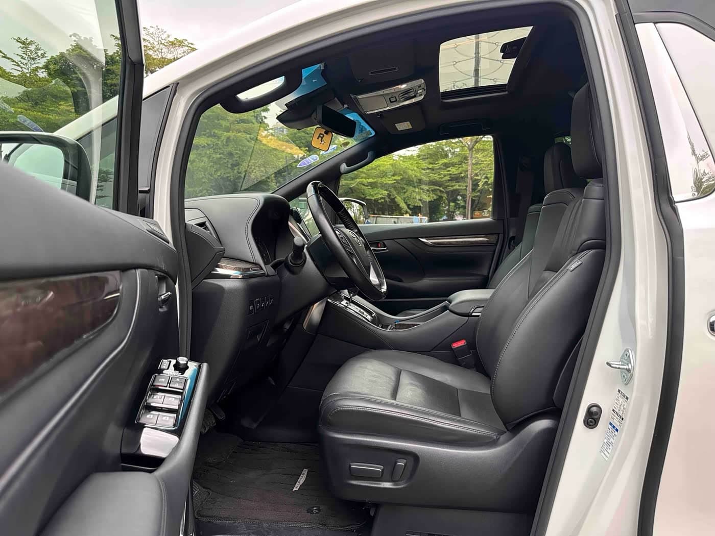 Toyota Alphard 2020 — Фото 11/20
