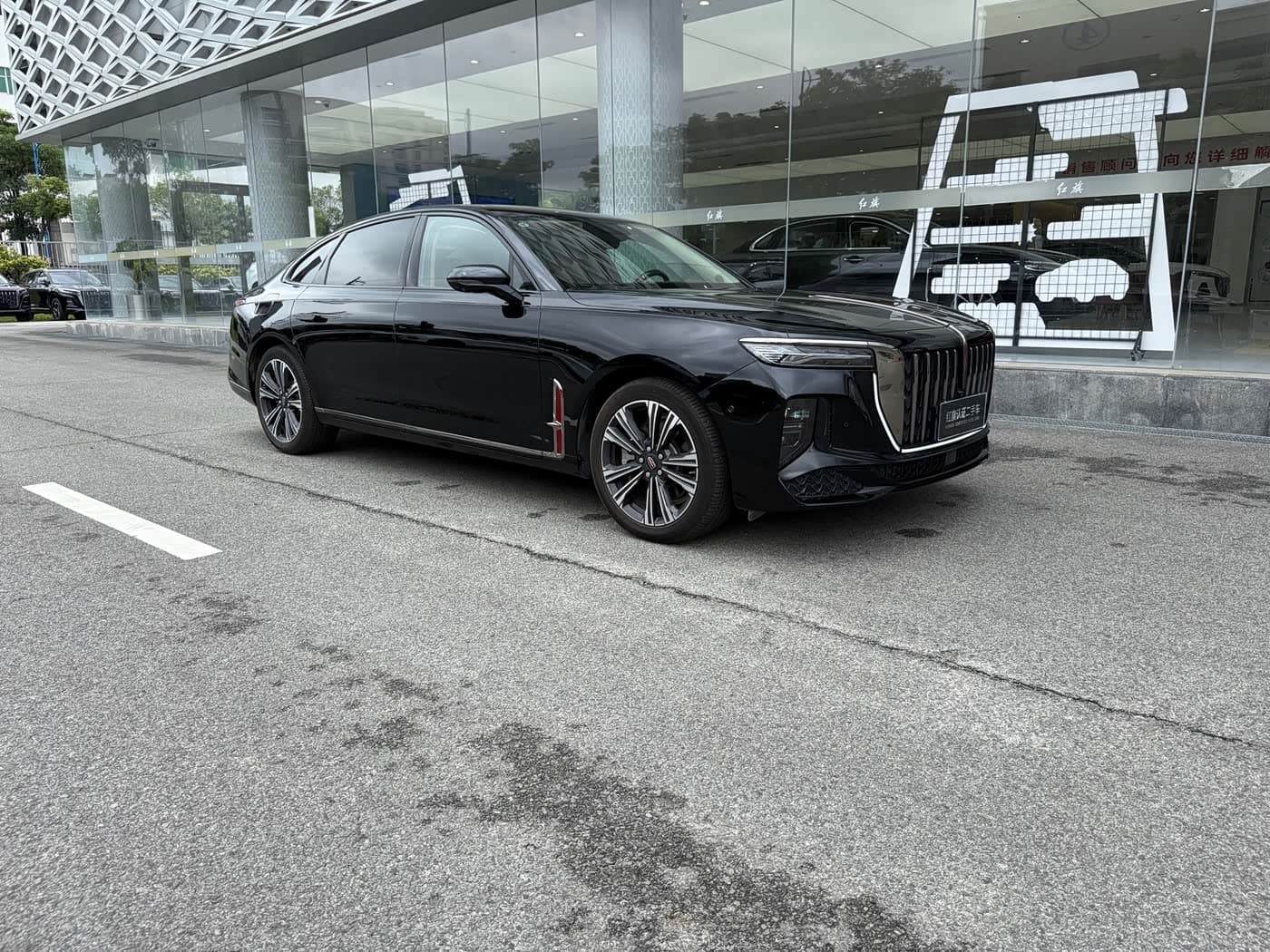 Hongqi H9 2024 — Фото 3/17
