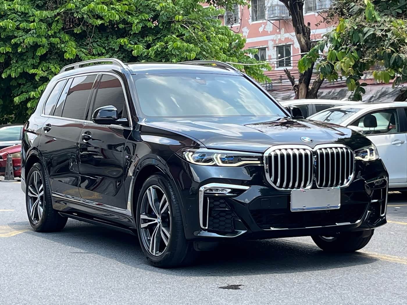BMW X7 2022 — Фото 2/20