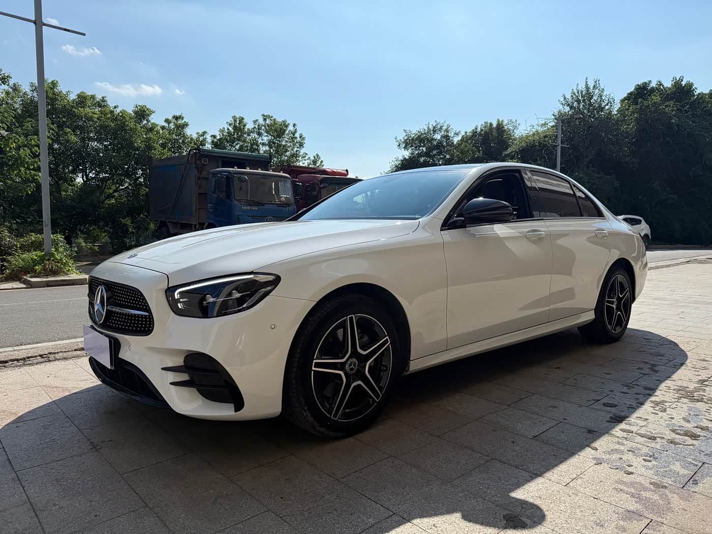 Mercedes-Benz E-Class 2023 — Фото 1/19