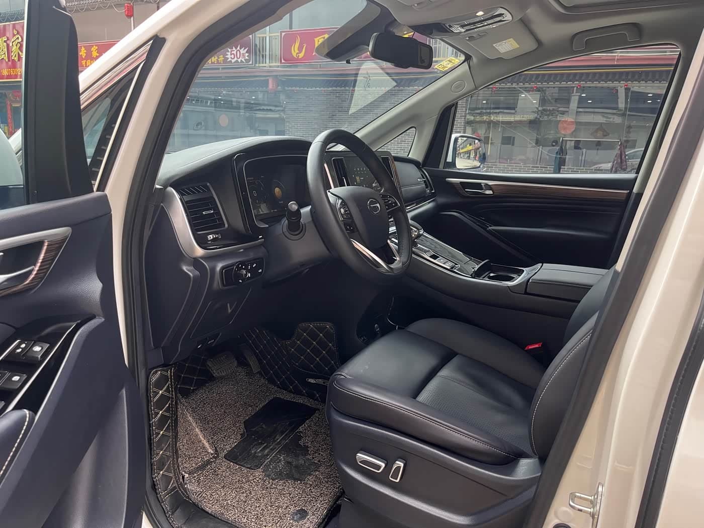 GAC Trumpchi Trumpchi M8 2021 — Фото 4/11
